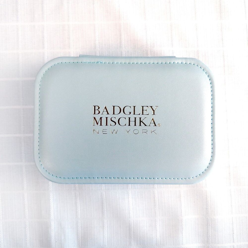 Badgley Mischka Travel Jewelry Box, New in Box Zip Closure Many Compartments